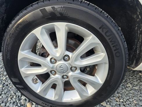 Used 2013 Kia Soul + image 10