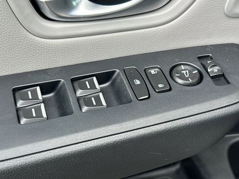 Used 2025 Honda Pilot Touring image 13