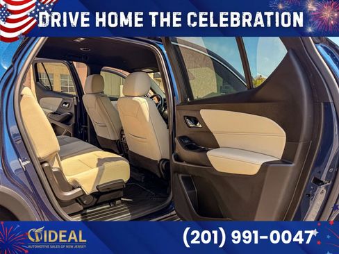 Used 2022 Chevrolet Traverse LS FWD image 12