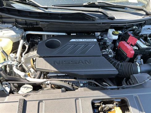 Used 2022 Nissan Rogue SV w/ SV Premium Package image 36