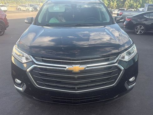 Used 2020 Chevrolet Traverse Premier FWD image 2