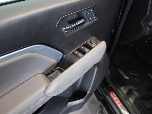 Used 2024 Chevrolet Colorado ZR2 w/ ZR2 Convenience Package III image 30