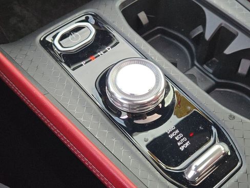 Used 2025 Jeep Wagoneer S Launch Edition image 30