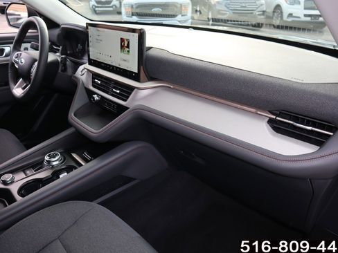 Used 2025 Ford Explorer Active image 25