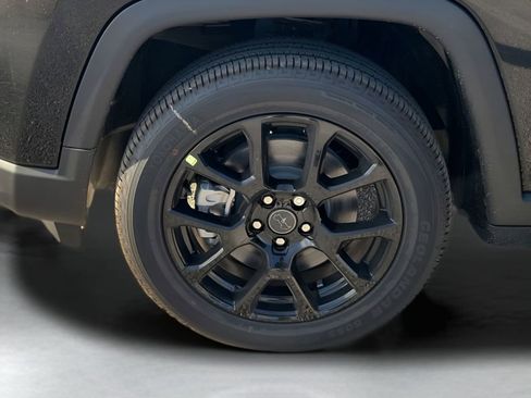 New 2026 Jeep Compass Latitude image 17