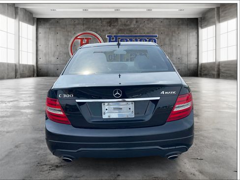 Used 2014 Mercedes-Benz C 300 4MATIC Sedan image 6