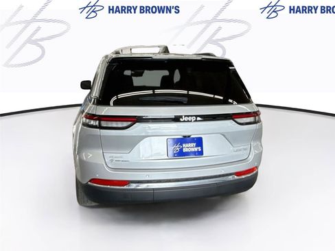 Used 2024 Jeep Grand Cherokee Limited w/ Trailer Tow Package AWD/4WD image 9
