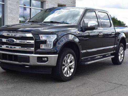Used 2015 Ford F150 Lariat w/ Equipment Group 502A Luxury AWD/4WD image 18