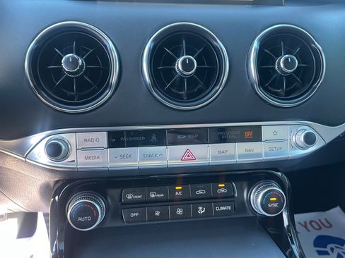 Used 2018 Kia Stinger GT2 image 29