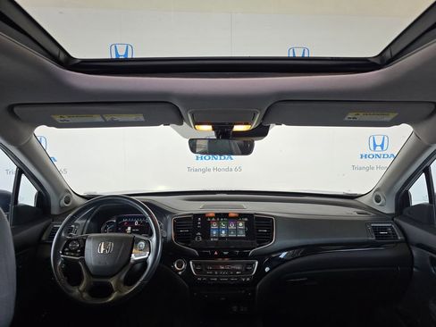 Used 2021 Honda Pilot Touring image 8
