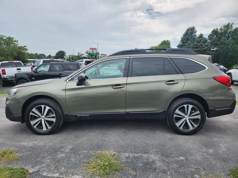 Used 2019 Subaru Outback 2.5i Limited AWD/4WD image 4