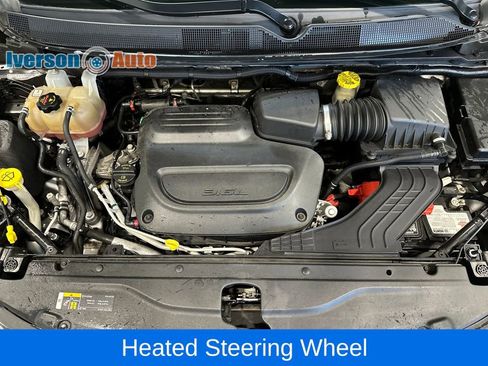 Used 2020 Chrysler Pacifica Touring-L image 13