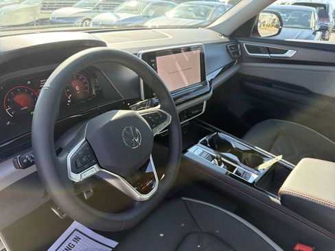 New 2026 Volkswagen Atlas Peak Edition image 11