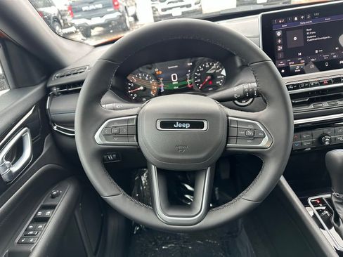 New 2026 Jeep Compass Latitude AWD/4WD image 18