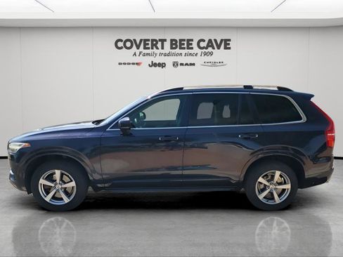 Used 2017 Volvo XC90 T5 Momentum w/ Vision Package image 5