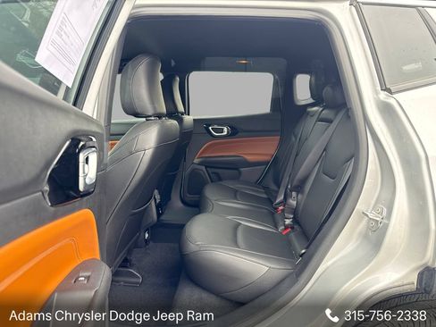 Used 2025 Jeep Compass Limited w/ Elite Group AWD/4WD image 11