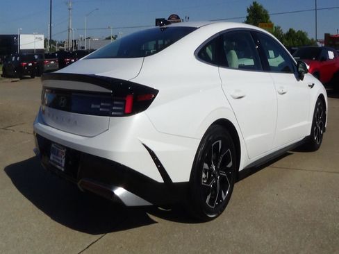 Used 2025 Hyundai Sonata SEL FWD image 6