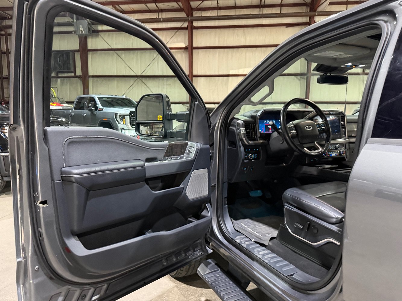 Used 2024 Ford F250 Lariat w/ Sport Appearance Package AWD/4WD image 12
