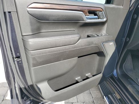 Used 2023 GMC Sierra 1500 SLT w/ SLT Premium Package image 19