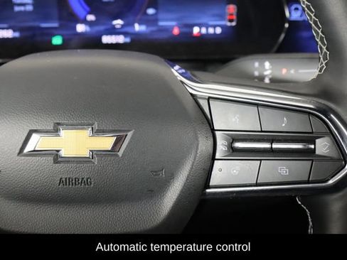 Used 2024 Chevrolet Equinox EV LT FWD image 9
