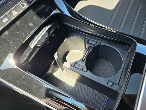 Used 2025 Mercedes-Benz C 300 4MATIC Sedan image 30