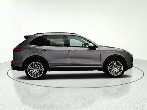 Used 2017 Porsche Cayenne S AWD/4WD image 8