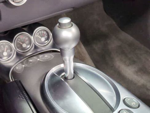 Used 2005 Chevrolet SSR w/ Preferred Equipment Group RWD image 26