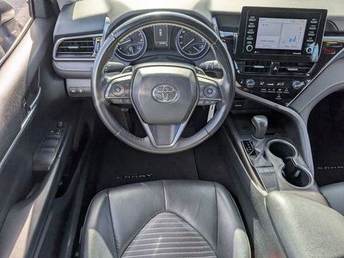 Used 2023 Toyota Camry SE image 10