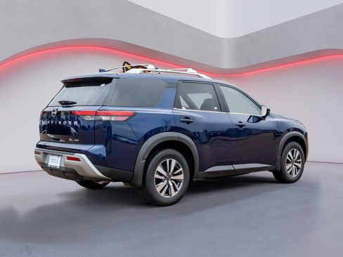 Used 2024 Nissan Pathfinder SL image 5