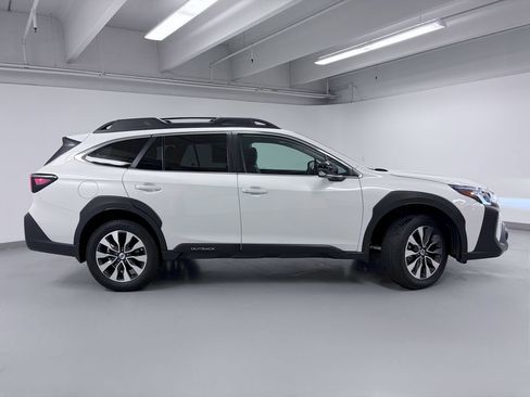 Used 2024 Subaru Outback Limited AWD/4WD image 6