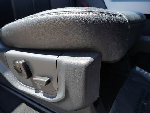 Used 2022 Ford F250 Lariat w/ Black Appearance Package AWD/4WD image 60