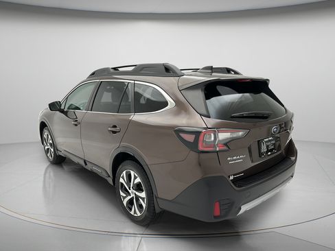 Used 2022 Subaru Outback Limited AWD/4WD image 5