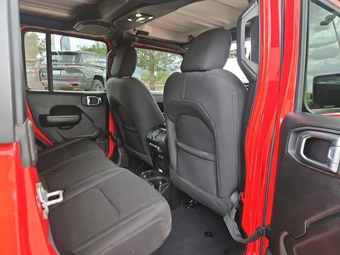 Used 2023 Jeep Gladiator Sport AWD/4WD image 25