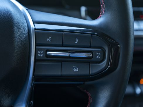 Used 2023 Chevrolet Colorado Z71 w/ Z71 Convenience Package 2 image 21