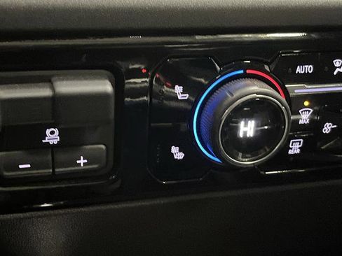 Used 2022 Chevrolet Silverado 1500 LT Trail Boss image 8