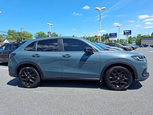Used 2025 Honda HR-V Sport image 9