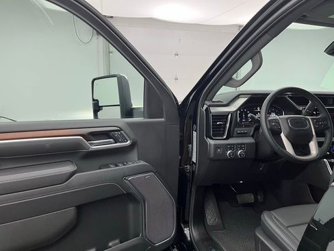New 2025 GMC Sierra 2500 Denali w/ Technology Package image 19