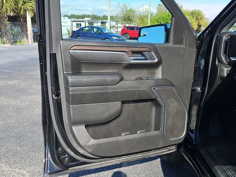 Used 2025 Chevrolet Silverado 1500 LT image 17