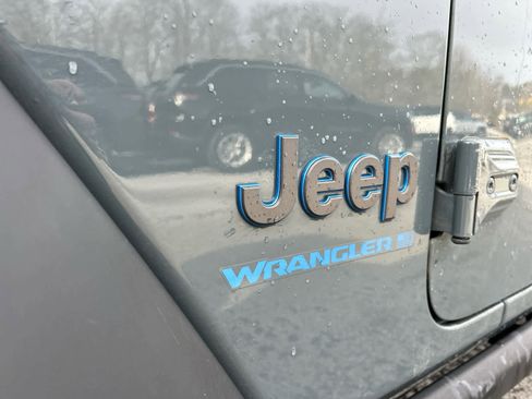 Used 2024 Jeep Wrangler Willys image 7