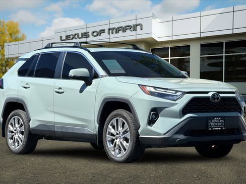 Used 2022 Toyota RAV4 XLE Premium FWD image 6