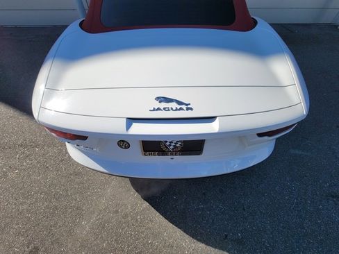 Used 2021 Jaguar F-TYPE Convertible image 14