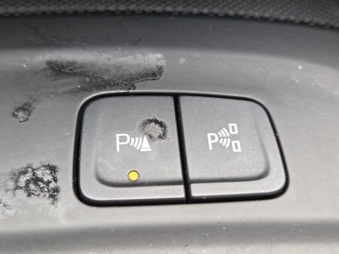 Used 2024 Chevrolet Equinox Premier FWD image 10