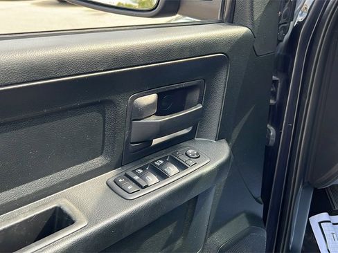 Used 2018 RAM 1500 ST w/ SXT Appearance Group image 10