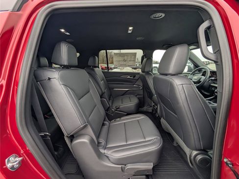 New 2026 Chevrolet Traverse LT w/ Driver Confidence Package image 7