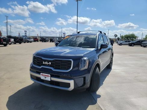 Used 2025 Kia Telluride S AWD/4WD image 3