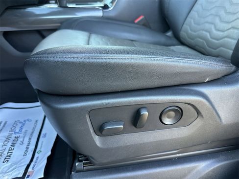 Used 2023 Chevrolet Silverado 1500 ZR2 w/ Technology Package image 12