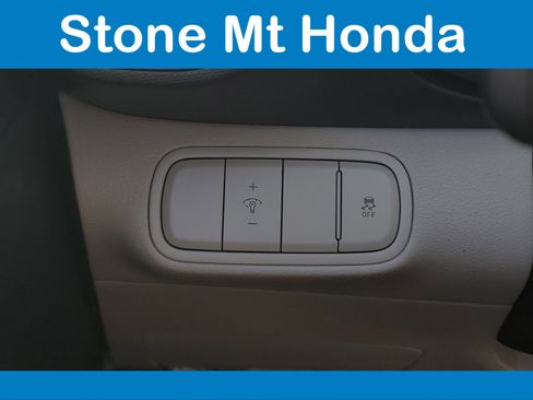 Used 2024 Hyundai Venue SEL image 33