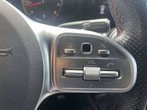 Used 2021 Mercedes-Benz GLB 250 image 23