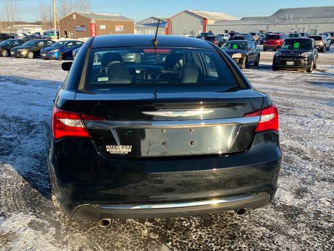 Used 2013 Chrysler 200 Limited image 4