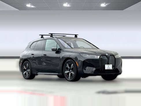 Used 2022 BMW iX xDrive50 w/ Premium Package image 7
